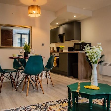 Bv Lush Apartment At Conditioning House Bradford แบรดฟอร์ด ภายนอก รูปภาพ