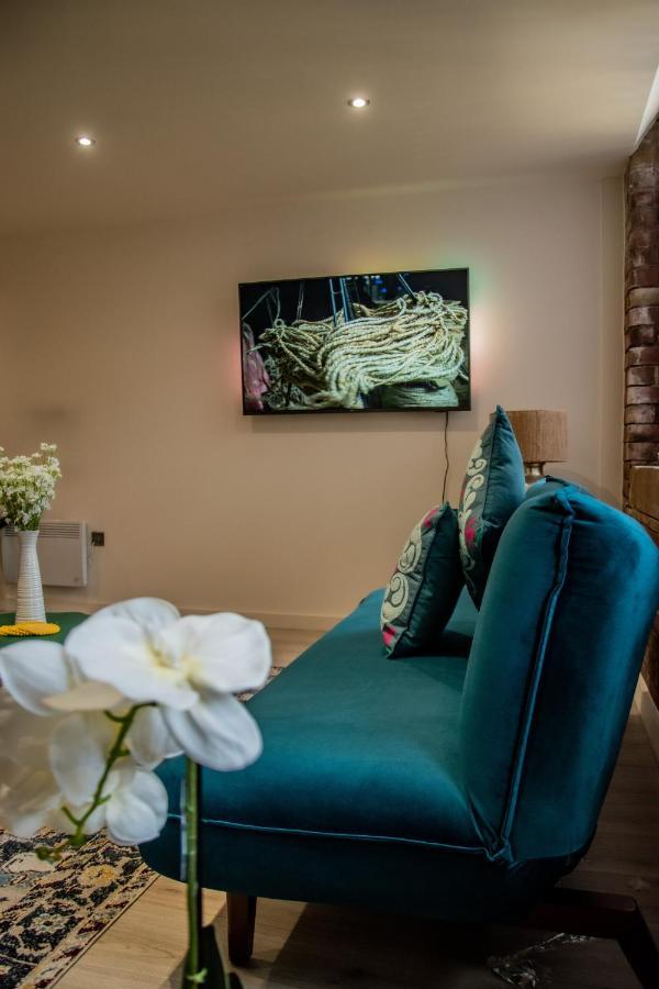 Bv Lush Apartment At Conditioning House Bradford แบรดฟอร์ด ภายนอก รูปภาพ