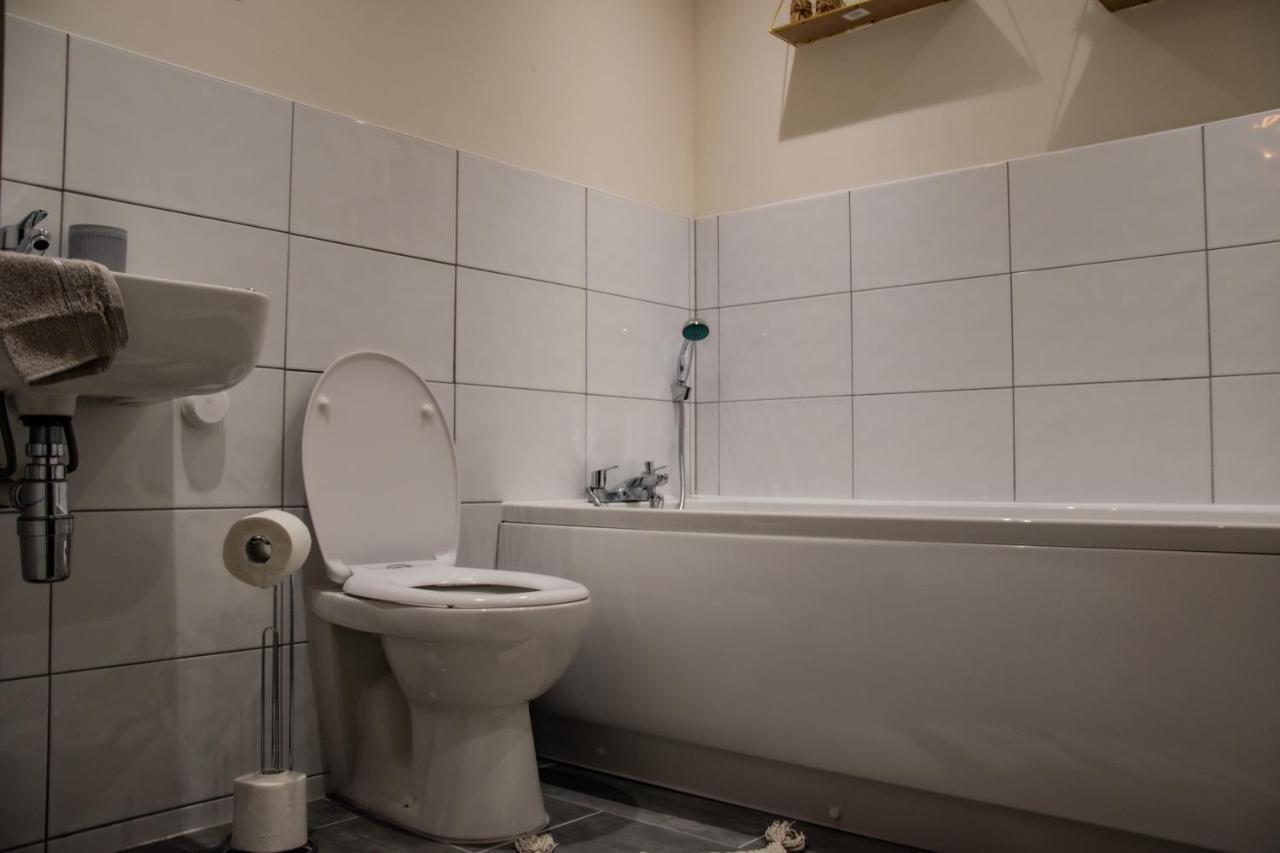 Bv Lush Apartment At Conditioning House Bradford แบรดฟอร์ด ภายนอก รูปภาพ