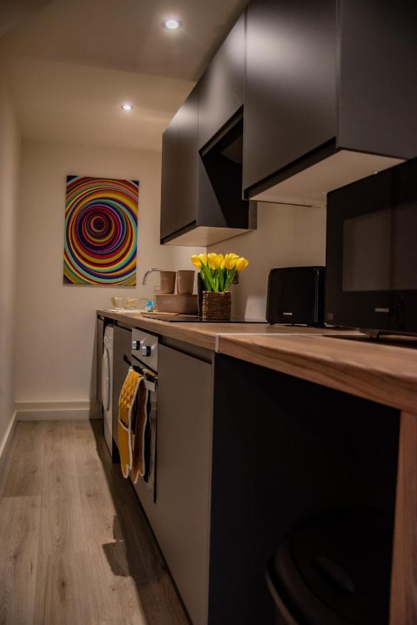 Bv Lush Apartment At Conditioning House Bradford แบรดฟอร์ด ภายนอก รูปภาพ